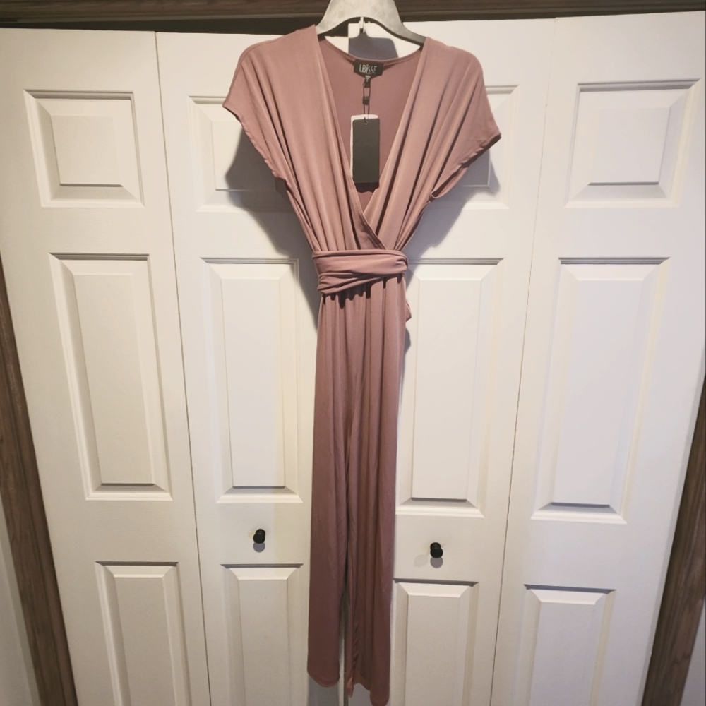 Womens pants romper with detachable belt.